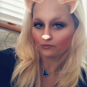 Meet your Posher, Bobbie